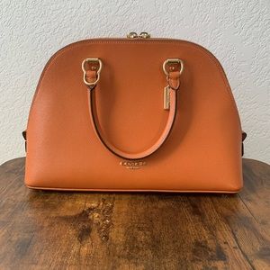 Coach purse 🧡✨